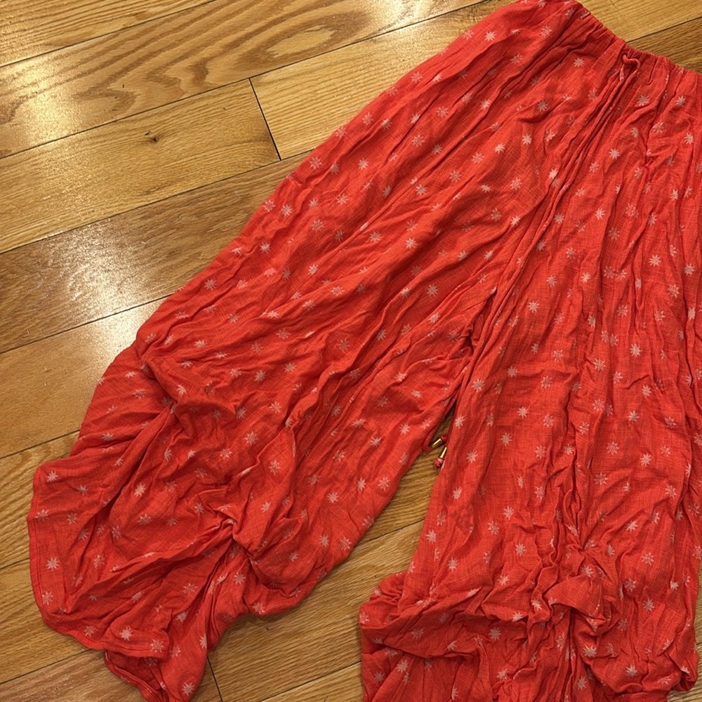 Free People coral wide leg pull on pants with ruffled hem detailing - Picture 5 of 8